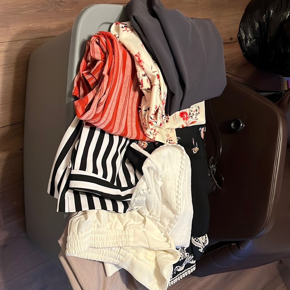 Womens bundle medium size 6-8 dress pants.